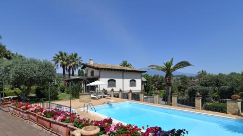 VILLA BIDDIZZA 8, Emma Villas