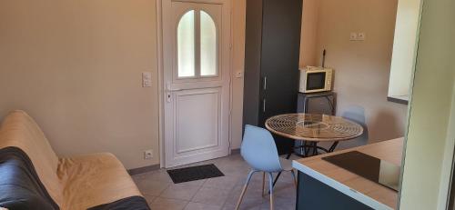 Φωτογραφία από το άλμπουμ του Maisonnette en pierre rénovée σε Lamastre