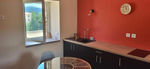 Maisonnette en pierre rénovée