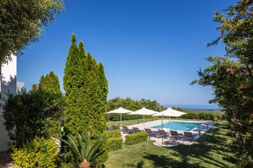 Výhled na bazén z ubytování Malvasia Villa nebo okolí