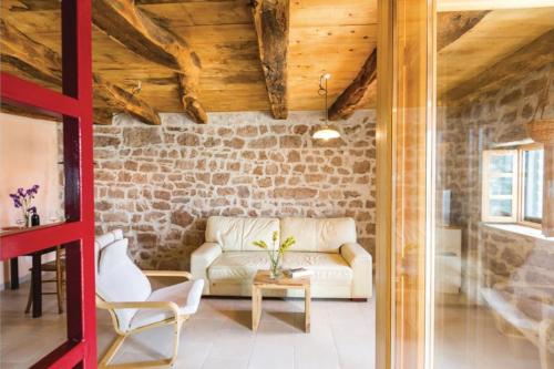 A stone house 'Pojata'