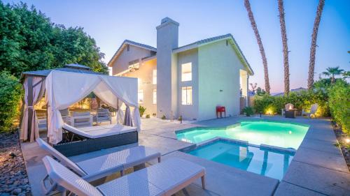 Luxury Desert Hideaway w Pool Spa Game Room