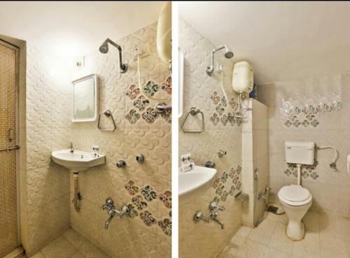 2 fotos de un baño con aseo y lavabo en Hotel Honey Bunny, en Ahmedabad