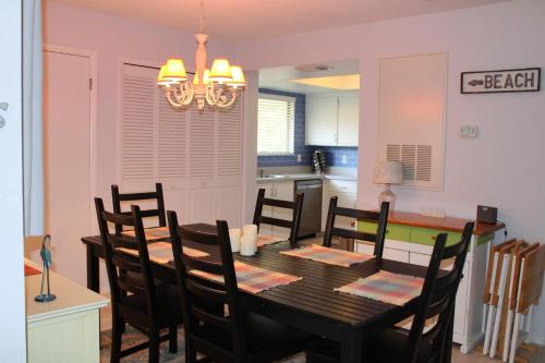 Gallery image of Sea Woods Large 1 Bedroom Condo And A Whole Lot Of Amenities! in New Smyrna Beach