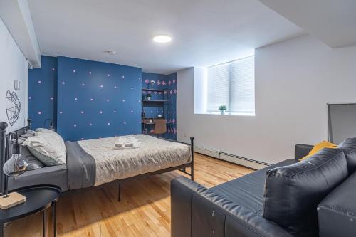 254 Charming 2-bdrm Apt, Perfect Central Location – Photos 2