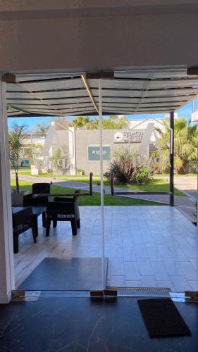 Un patio o zona al aire libre en Apart IMEB spa & wellness