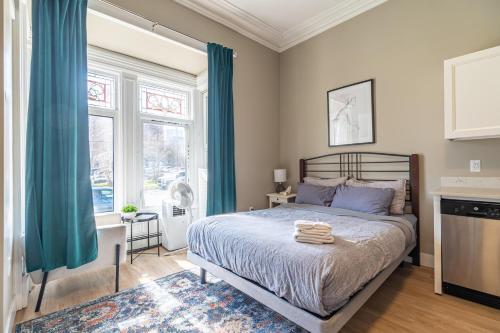 230 Downtown Studio Apartment – Photos 3