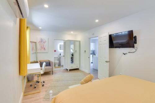 Beautiful Casita with King Bed and private patio Close to Calle 8, MIA Airport, Coral Gables photo 10