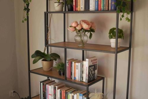Perpustakaan di apartmen