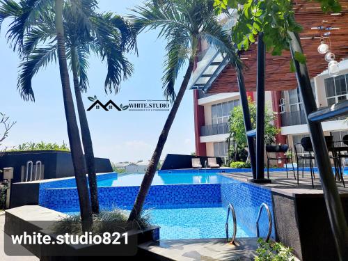White Studio Group Surabaya – WS 821 at Amega Crown Residence