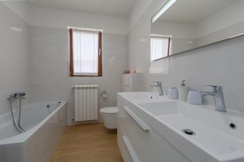Kúpeľňa v ubytovaní Apartments with WiFi Rovinj - 7144