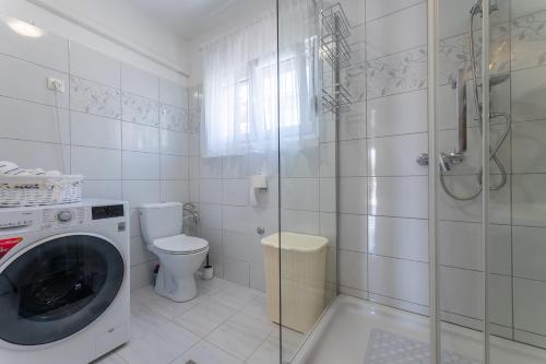Apartments by the sea Mastrinka, Ciovo - 21601