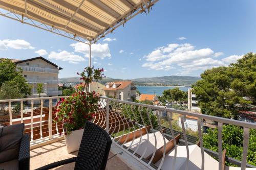 Apartments by the sea Mastrinka, Ciovo - 21601