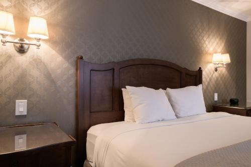 Woodcrest Hotel Cupertino Image