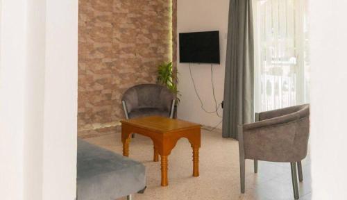Μια τηλεόραση ή/και κέντρο ψυχαγωγίας στο Mountain View Hotel