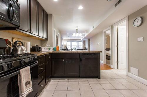 Dapur atau dapur kecil di ONE ROOM in AN APT HAVEN