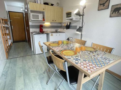 Appartement Risoul, 2 pièces, 4 personnes - FR-1-330-565