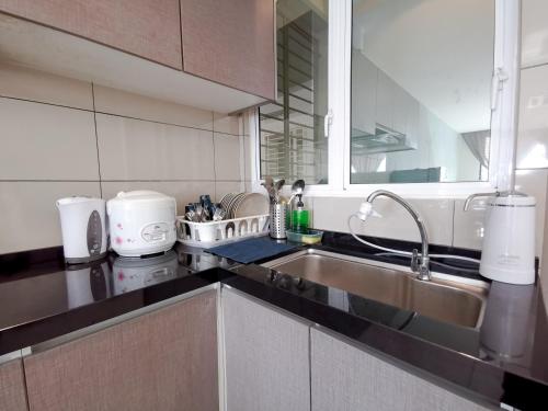 Η κουζίνα ή μικρή κουζίνα στο Setapak Central Signature Suites by Manhattan Group