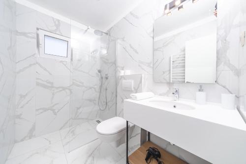 Et badeværelse på Apartments Mara Lux
