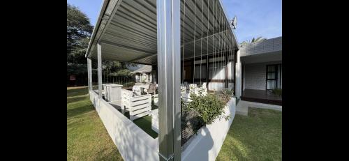 Un jardín fuera de Le'Ciara Luxury Guest House