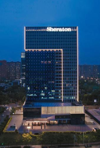 El edificio en el que está el hotel