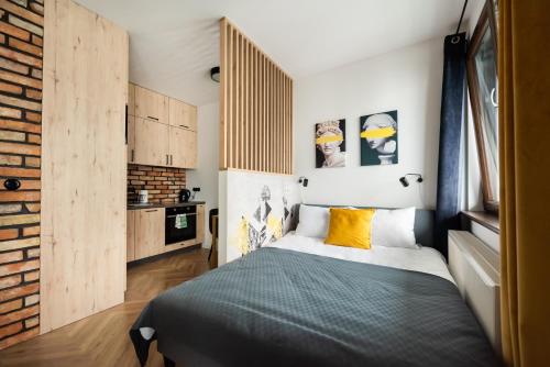 Woronicza 80 Modern Studio by BookingHost