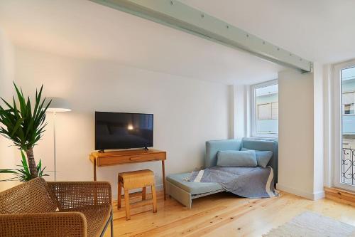 Modern flat with double patio right next to Estrela Gardens