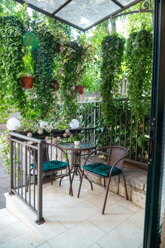 La Guardia Apartment with private parking