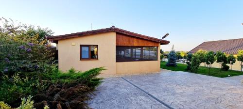 Gallery image of Elival House in Nufăru