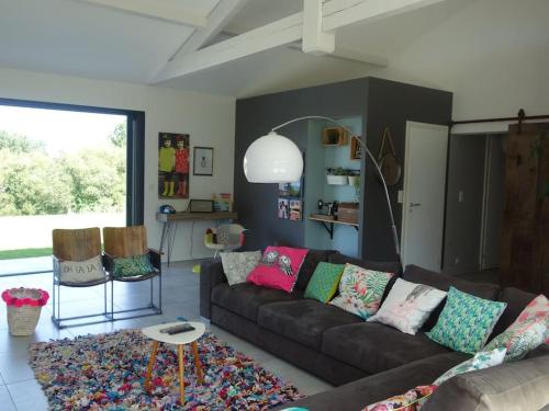 Photo de la galerie de l'établissement Villa avec piscine et spacieux pool house près des plages et de la Rhune, à Saint-Pée-sur-Nivelle