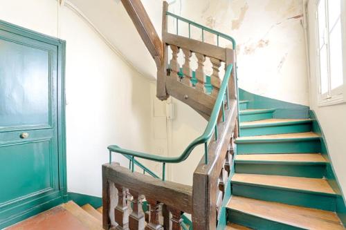 Photo de la galerie de l'établissement Ciseaux 4F - Studio in Saint Germain des Prés, à Paris