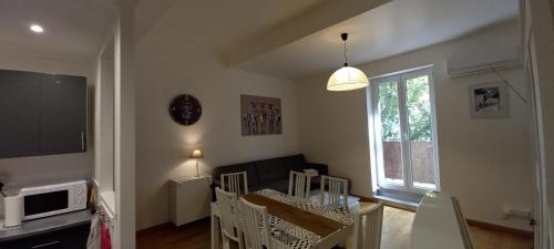 Spacieux T4 Nîmes plein centre la Coupole