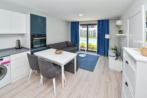 Η κουζίνα ή μικρή κουζίνα στο C Suites Antalia Airport