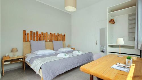 Acropolis View Apartment in the Heart of Monastiraki