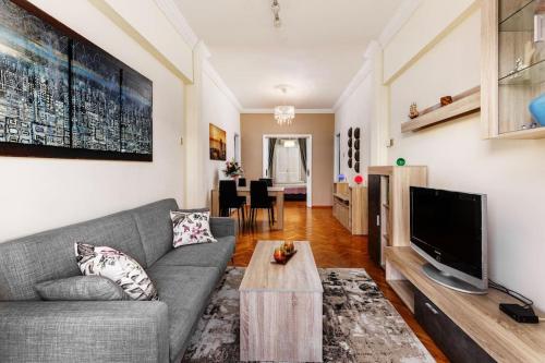Best location 3 bedroom apartment with view
