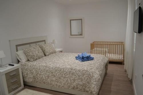 Кровать или кровати в номере apartamento centro oviedo el trasgu de foncalada