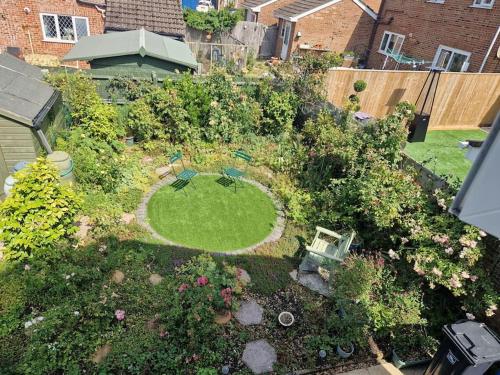 Et luftfoto af Rose Garden - 3 Bed Pet Friendly