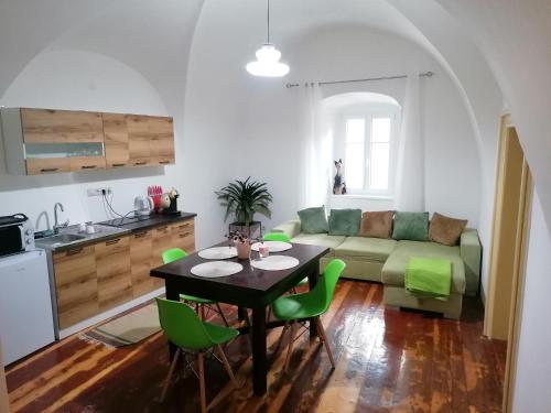 Kuchyňa alebo kuchynka v ubytovaní Križkov dom