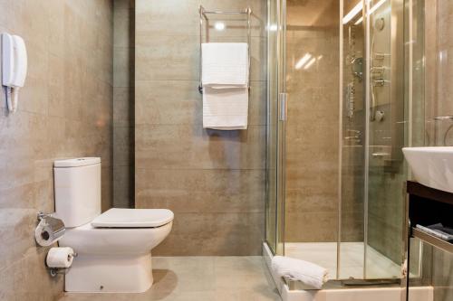 Ένα μπάνιο στο Axis Porto Business & Spa Hotel