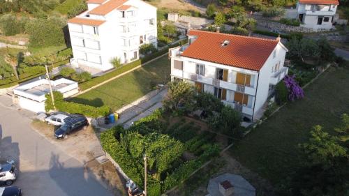 Fotografie z fotogalerie ubytování Apartmani Sara v destinaci Supetarska Draga