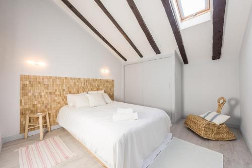 Bohemian 2bedroom attic in Lavapies