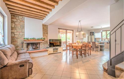 Posezení v ubytování Beautiful Home In Castiglion Fiorentino