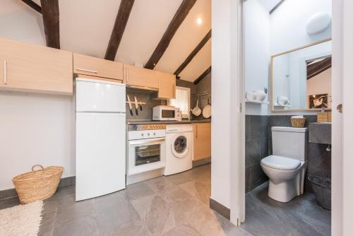Bohemian 2bedroom attic in Lavapies