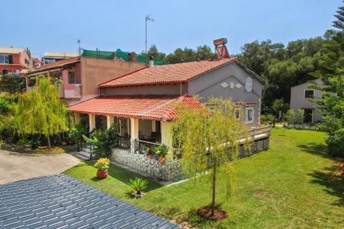 Сад в Giourgas house