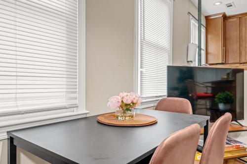 Gallery image of 2 Bed Townhouse: Minutes from DCA-National Airport in Alexandria