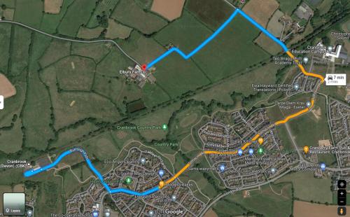 un mapa con rutas azules y naranjas en Elbury Farm Annex en Exeter