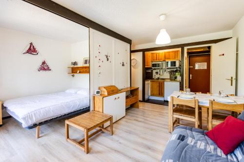 Postel nebo postele na pokoji v ubytování Les Mélèzes - Appt à Serre Chevalier