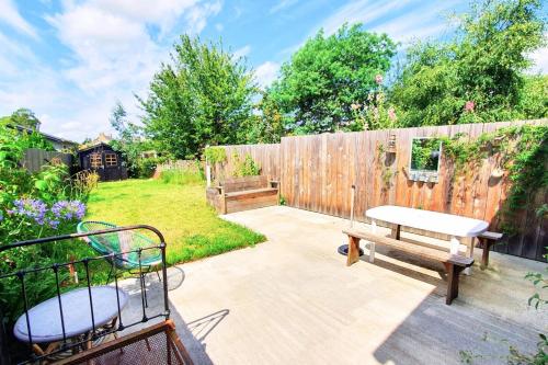 Nice nest with garden in the city center