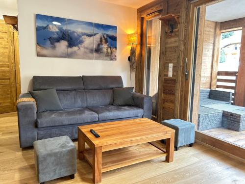 Appartement de Standing au Centre des Gets, Proche Pistes, 2 Ch, Terrasse, Parking, WiFi - FR-1-623-6