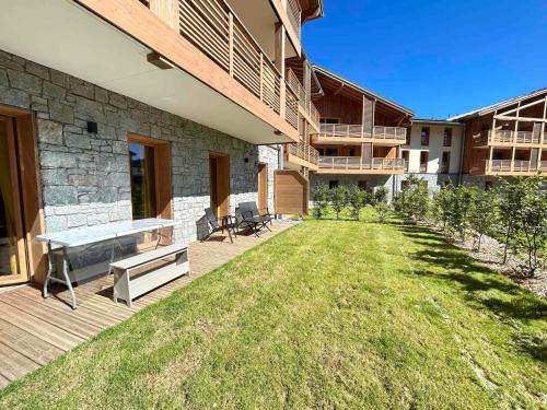 Luxueux Appartement au Centre des Gets avec Jardin, Proche Pistes, 3 Chambres, Wi-Fi, Parking
